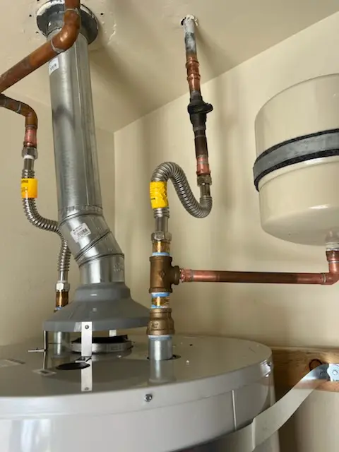 Water heater installation and plumbing repair in South Como